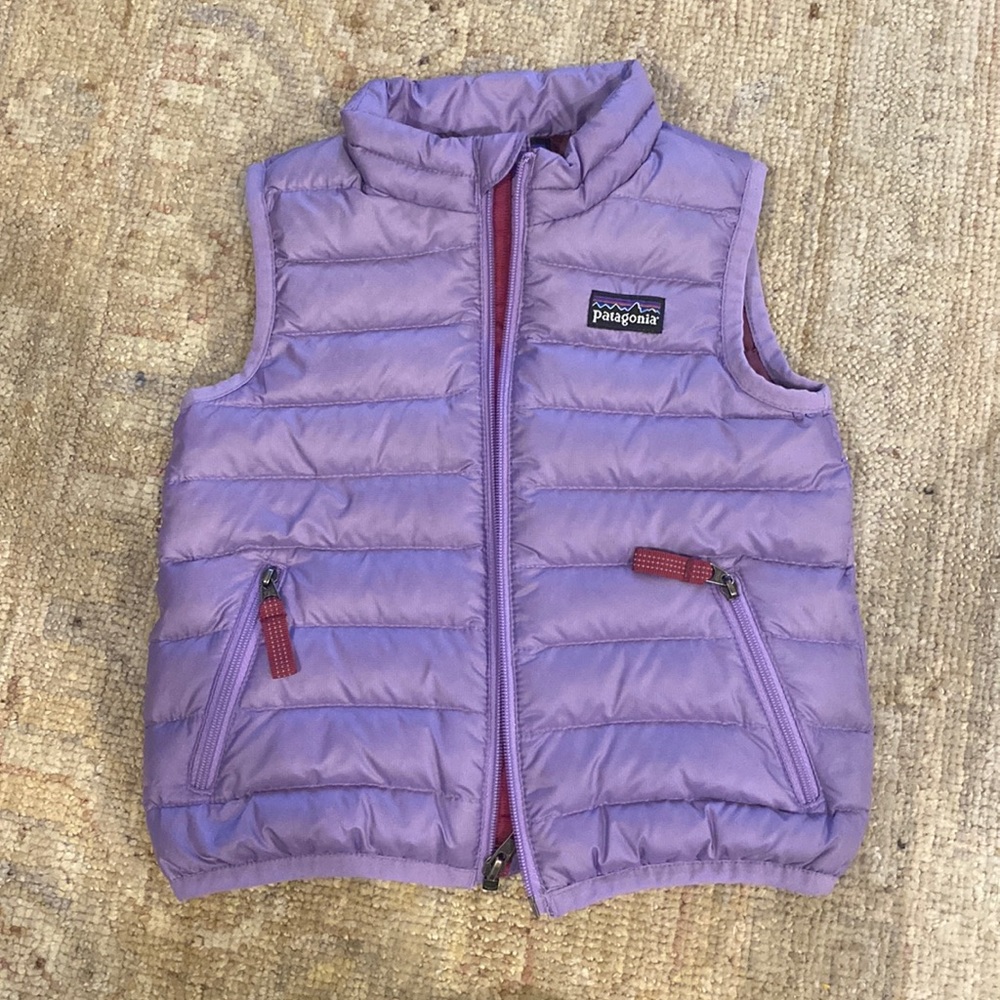 Patagonia baby best 18 months Excellent condition….only worn a few times!